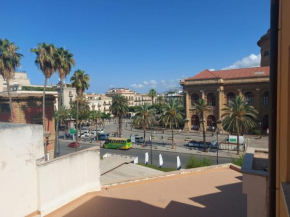 Flat in front of Teather Massimo